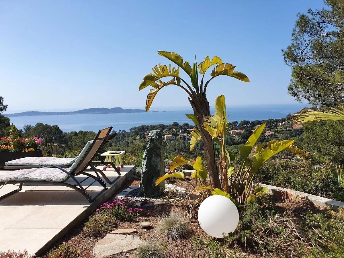 Pretty House With Sea View On The Hy Res France